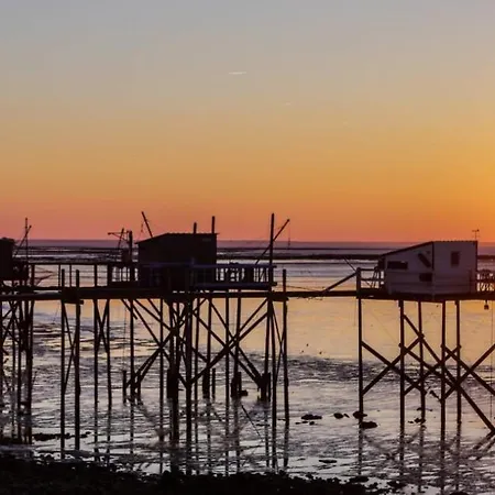 Nyaraló Au Calme Proche De La Rochelle, De La Et Du Golf *